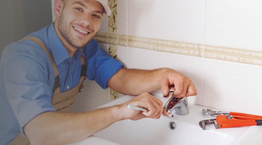 Handle or spout repair in Varnell, GA